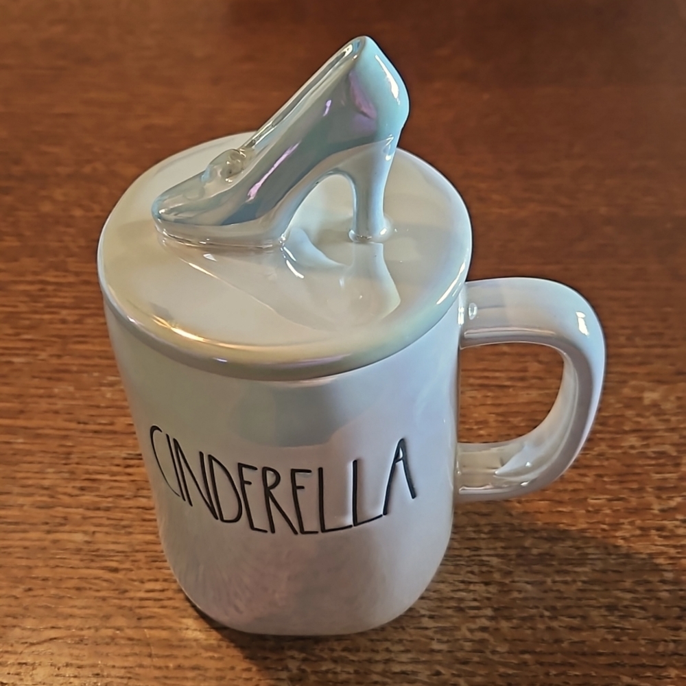 NWOT Rae Dunn Disney Princess Cinderella Mug & Lid